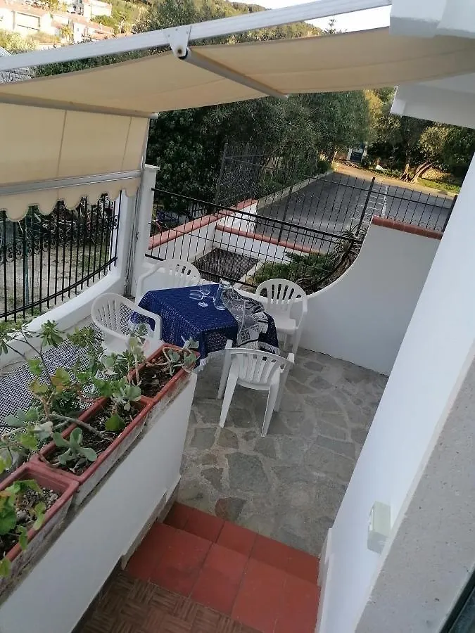 Mare Verde Alloggio Con Dheors San Bartolomeo Al Mare 0*,  Italia